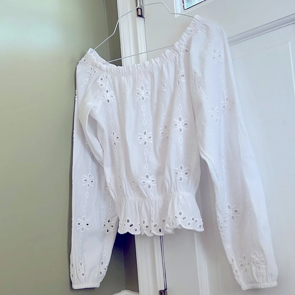 Cute White Eyelet Boho Top - Picture 2 of 5